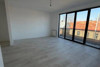 Apartament cu 2 camere decomandat în Central - 4