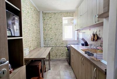 Apartament cu 3 camere semidecomandat, mobilat în Colentina - 12