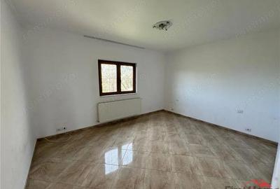 Casă cu Canalizare în Hângulești - 3