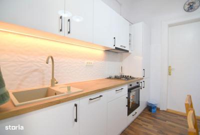 Casă cu 8 camere cu Canalizare în Girocului - 9