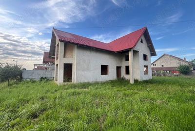 Casă cu 5 camere în Colonia Mică - 1