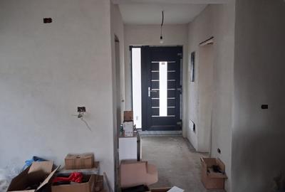 Duplex cu 4 camere cu Teren 247 Mp în Plopi - 6