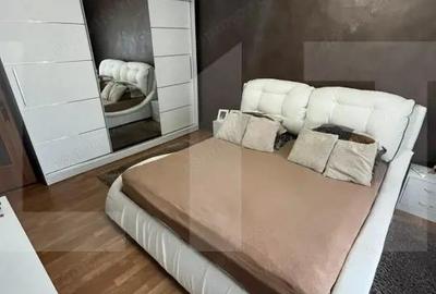 Apartament cu 4 camere decomandat în Șagului