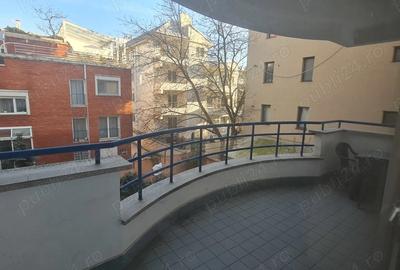Apartament cu 3 camere decomandat în Nordului - 2