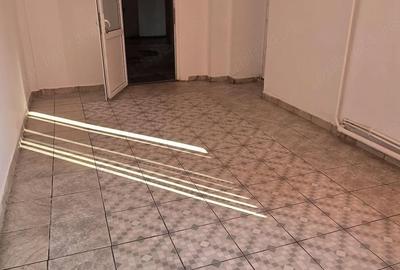 Spațiu comercial, de 30 mp, în Central - 3