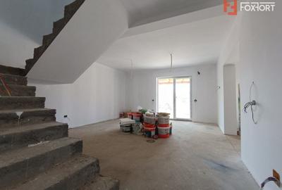 Casă cu 5 camere cu Canalizare în Chișoda