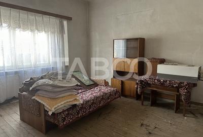 Casa cu potential de investitie in centrul satului 1540 mp teren - 8