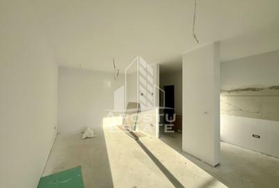 DE VANZARE Apartament doua camere cu pozitie excelenta - 2