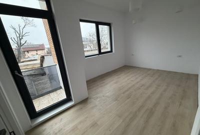 Casă cu 4 camere cu Canalizare în Ghencea - 6