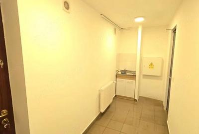 Spațiu comercial, de 60 mp, în Central - 4