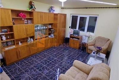 Apartament 3 camere cf 1 decomandat plus beci in zona Unirii Sud