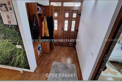 Casă cu 5 camere cu Garaj în Km 5 - 9