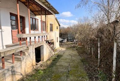 Casă cu 3 camere cu Canalizare în Central - 10