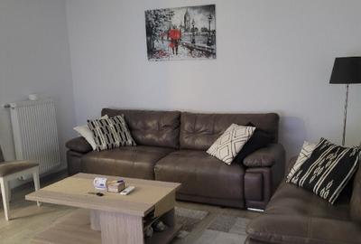 Proprietar vand apartament 2 camere, decomandat, cu loc de parcare sub - 12