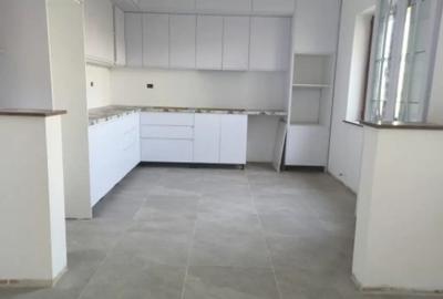 Casă cu 7 camere cu Teren 2500 Mp în Marginea - 3