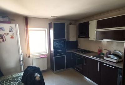 Apartament cu 3 camere decomandat în Central - 2