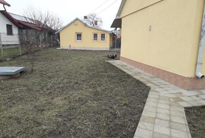 Casă cu 3 camere cu Teren 1800 Mp în Plopeni - 4