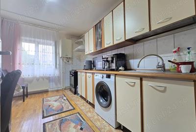 Inchiriez apartament cu 3 camere - 2