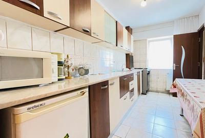 Apartament cu 3 camere decomandat în Noua - 3