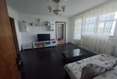 Apartament cu 3 camere semidecomandat în Craiovei - 1