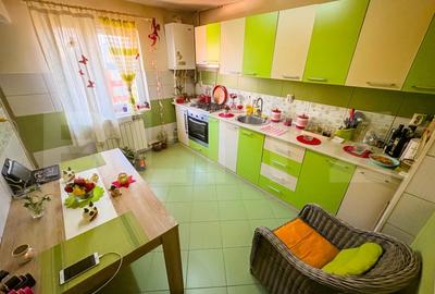Apartament cu 2 camere semidecomandat, mobilat în Hunedoara