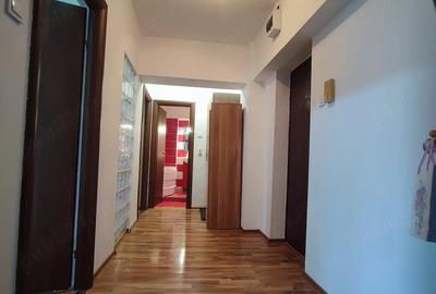 Apartament cu 2 camere decomandat în Trocadero - 2
