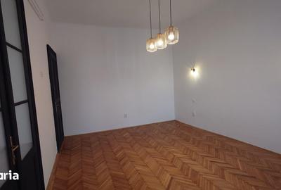 Apartament cu 3 camere semidecomandat în Central - 6