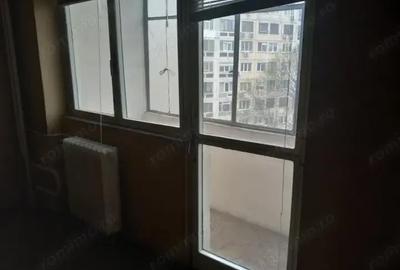 Apartament cu 3 camere semidecomandat în Tineretului - 2