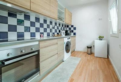 Garsonieră decomandată în P-ța Universității