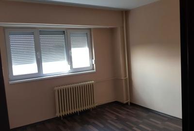 Apartament cu 2 camere semidecomandat în Rahova - 6