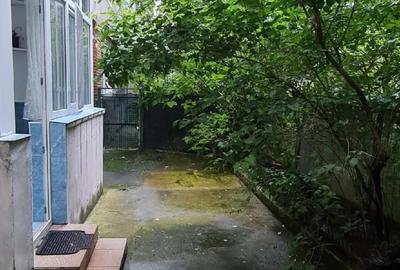 Apartament cu 2 camere semidecomandat în Micro 4 - 5