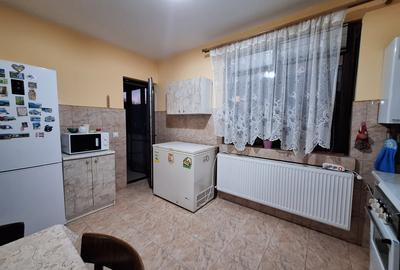 Apartament cu 2 camere decomandat, mobilat în Florești - 2