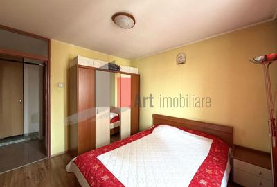 Apartament cu 4 camere decomandat în Apărătorii Patriei - 12