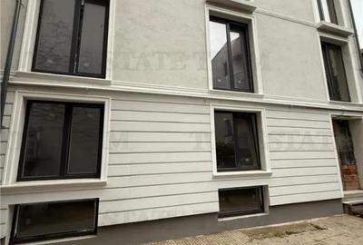 Casă cu 8 camere cu Teren 70 Mp în Dorobanți - 2