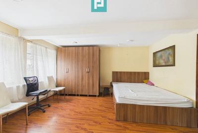 Casă individuală cu 3 camere cu Canalizare în Central - 2