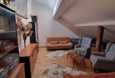 Casă cu 7 camere cu Teren 500 Mp în Central - 4