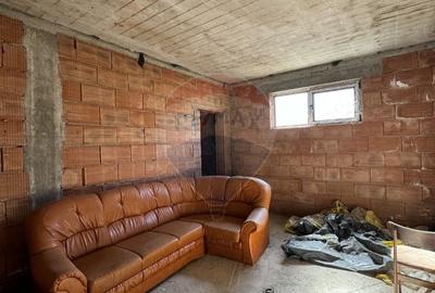 Casa cu 6 camere la rosu, intabulata in Zimandu Nou de vanzare - 5