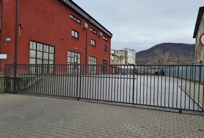 Spațiu comercial, de 800 mp, în Central - 3