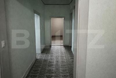 Casă cu 4 camere decomandat cu Teren 2500 Mp în Central - 7