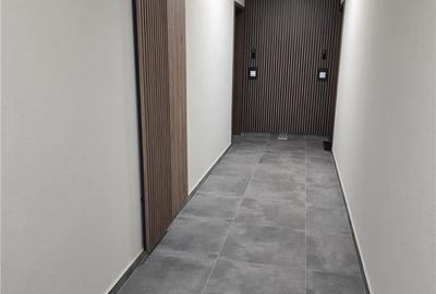 Apartament cu 3 camere decomandat în Tractorul - 11