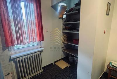 Apartament cu 3 camere decomandat în Central - 8