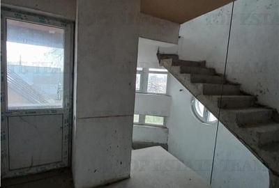 Vila spatioasa in Jilava - 9 camere, 2500 mp teren, pretabila investitie - 12