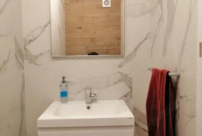 Apartament cu 3 camere semidecomandat în Schei - 1