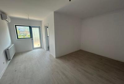 Garsoniera, 33mp + 20mp gradina, AC, metrou, bloc 2025, Hils Republica