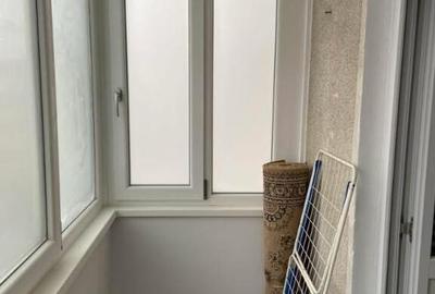 Apartament cu 3 camere decomandat în Noua