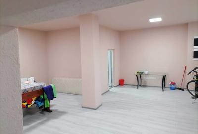 Apartament cu 4 camere decomandat în Central - 2
