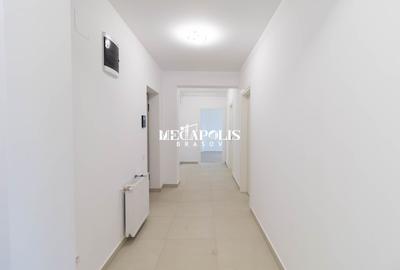 Apartament cu 3 camere decomandat în Tractorul - 22