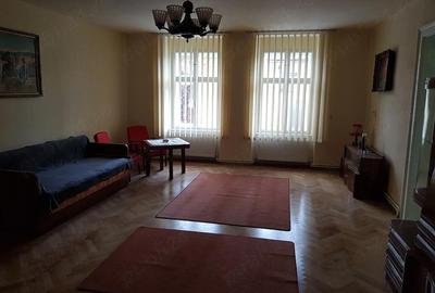 Apartament cu 2 camere decomandat în Central - 4