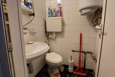 Garsonieră decomandată în Vitan