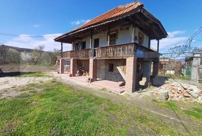 Teren de 5470 mp, în Central - 3